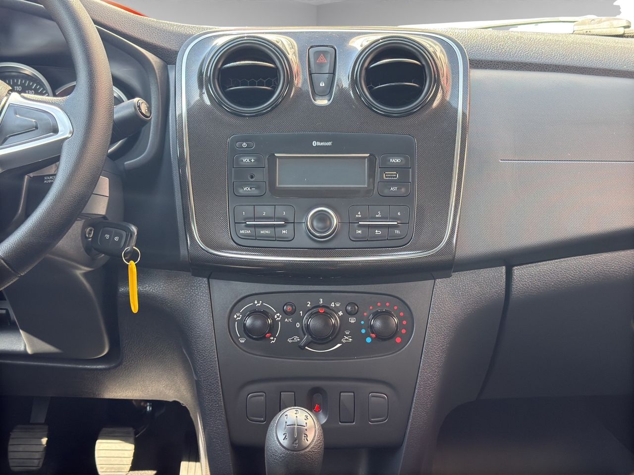 Dacia Logan Essential 1.0 55kW (75CV) - Foto 2