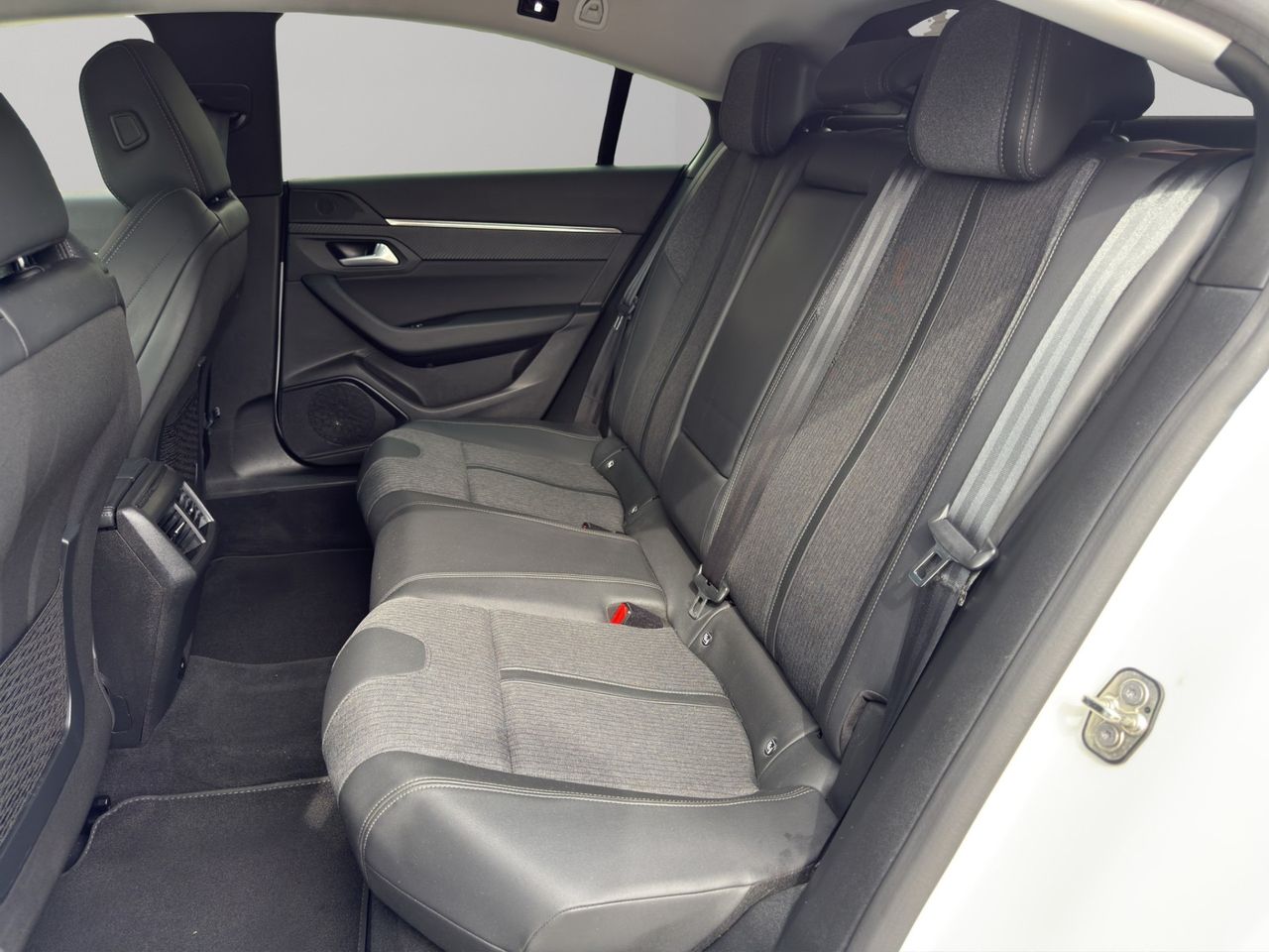 Peugeot 508 5P Allure BlueHDi 130 S&S EAT8 - Foto 2