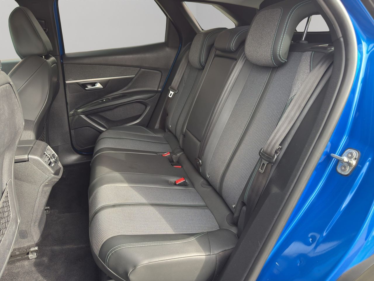 Peugeot 3008 1.5 BlueHDi 96kW (130CV) S&S Allure EAT8 - Foto 2