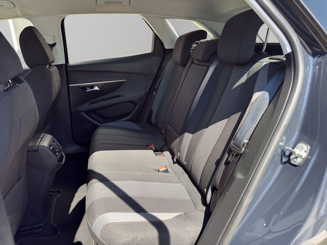 Peugeot 3008 1.5 BlueHDi 96kW (130CV) S&S Active - Foto 2