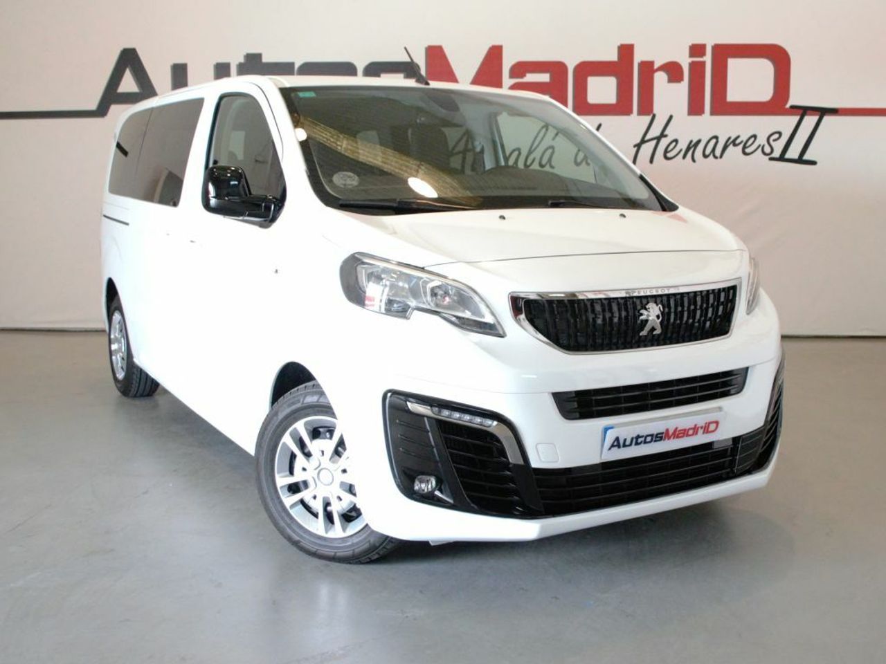peugeot traveller 2019 /