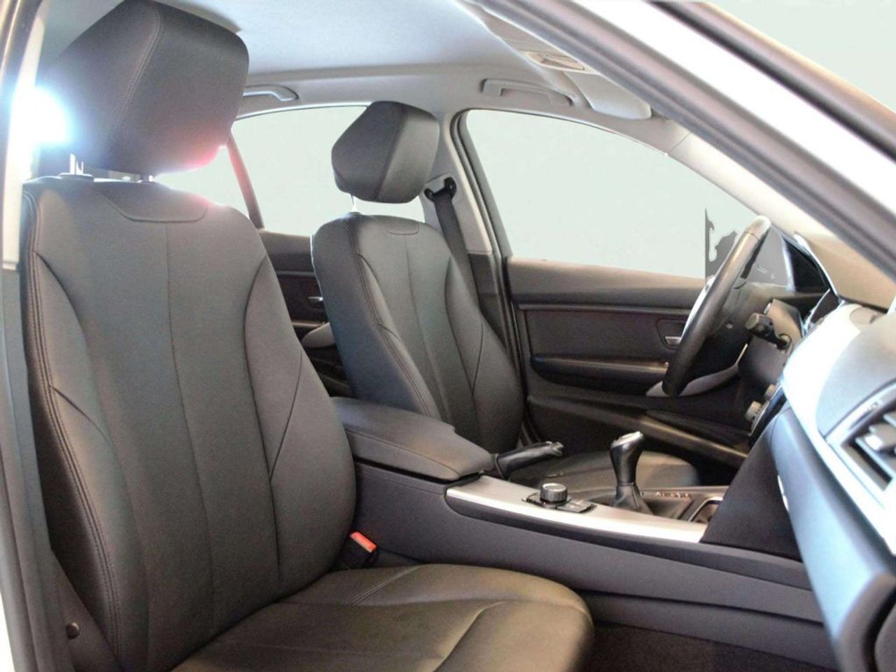 BMW Serie 3 318i - foto 8