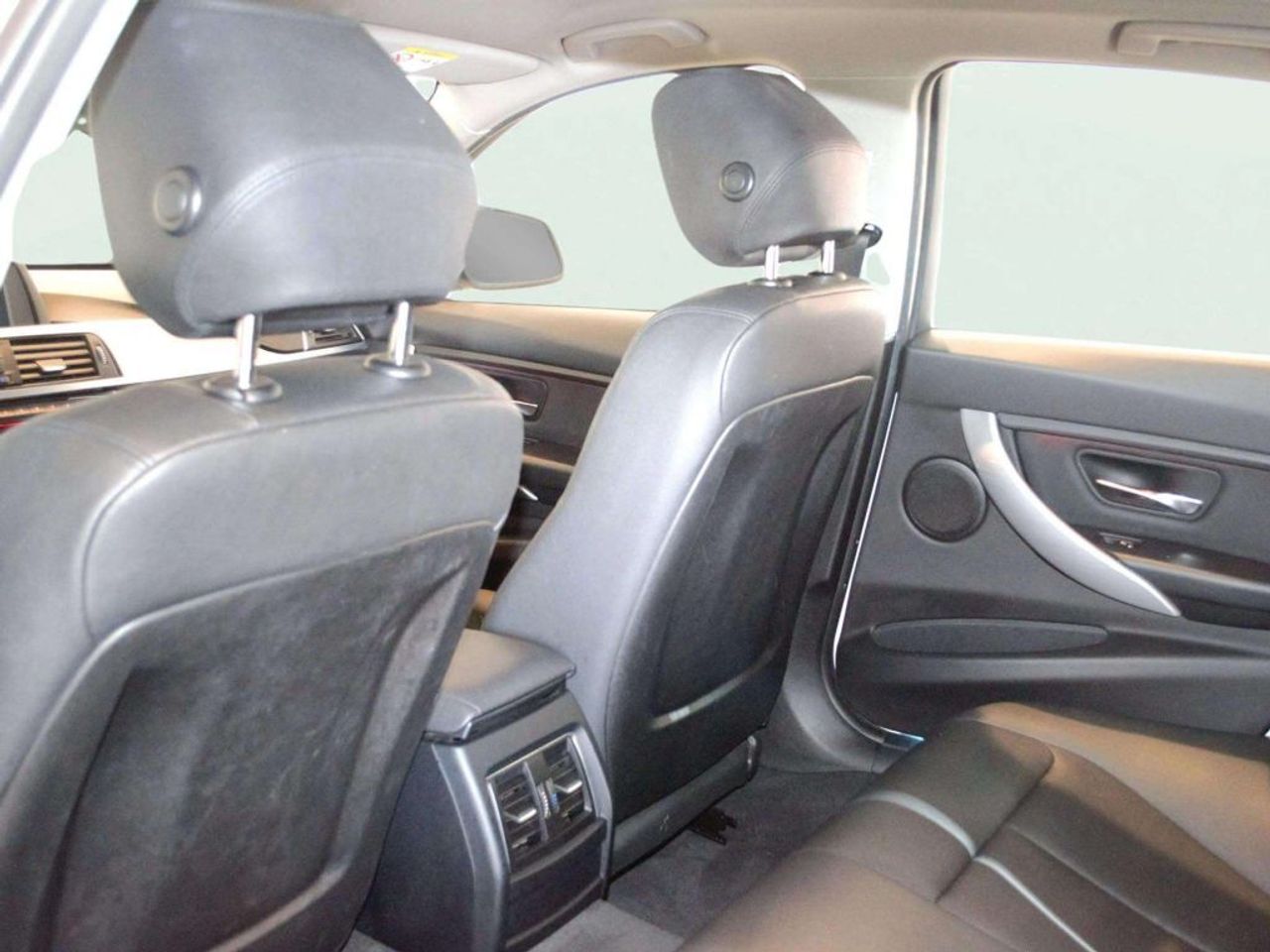 BMW Serie 3 318i - foto 10