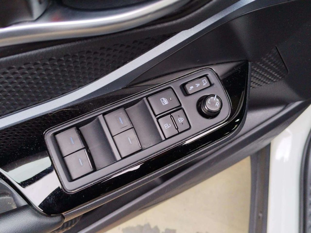 Toyota C-HR 1.8 125H Advance - foto 13