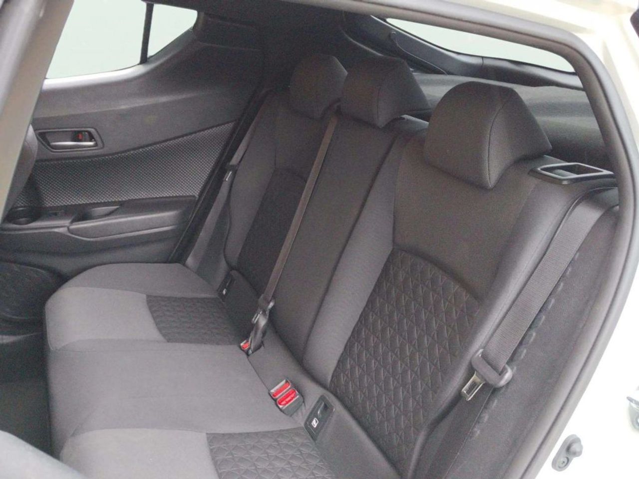 Toyota C-HR 1.8 125H Advance - foto 12