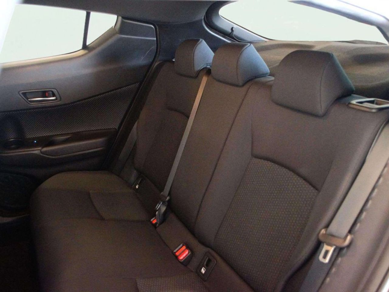 Toyota C-HR 1.8 125H Advance - foto 11