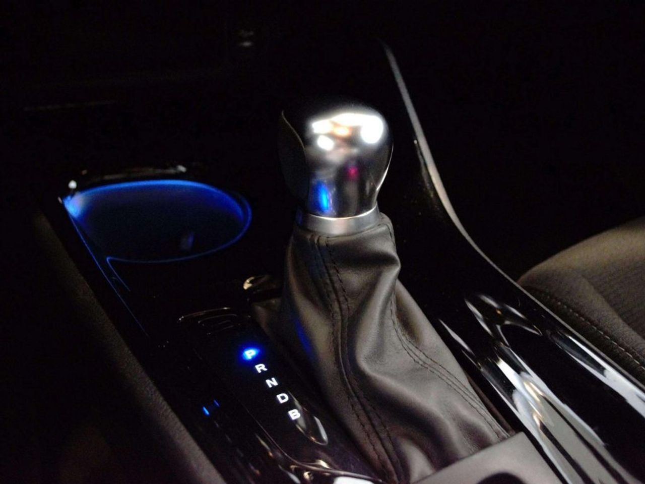 Toyota C-HR 1.8 125H Advance - foto 26