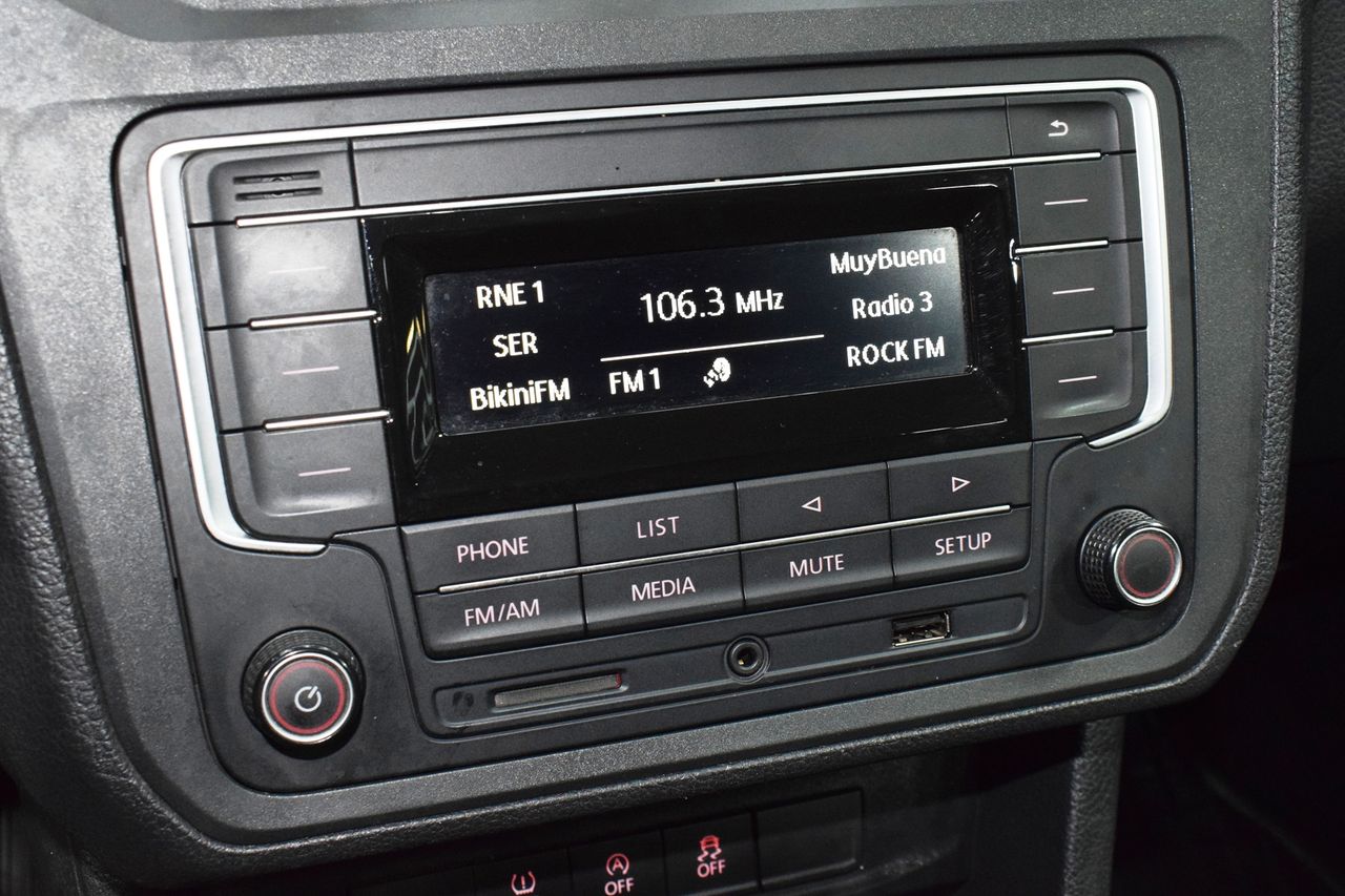 Volkswagen Caddy Profesional Kombi BMT 2.0 TDI 100CV   - Foto 18