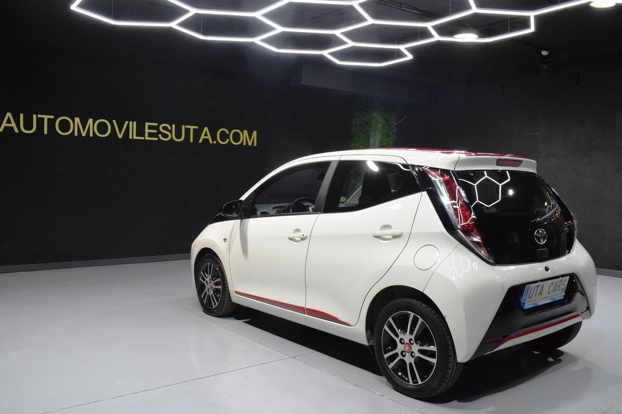 Toyota Aygo 1.0 XPLAY 70 CV AUTO  - Foto 5