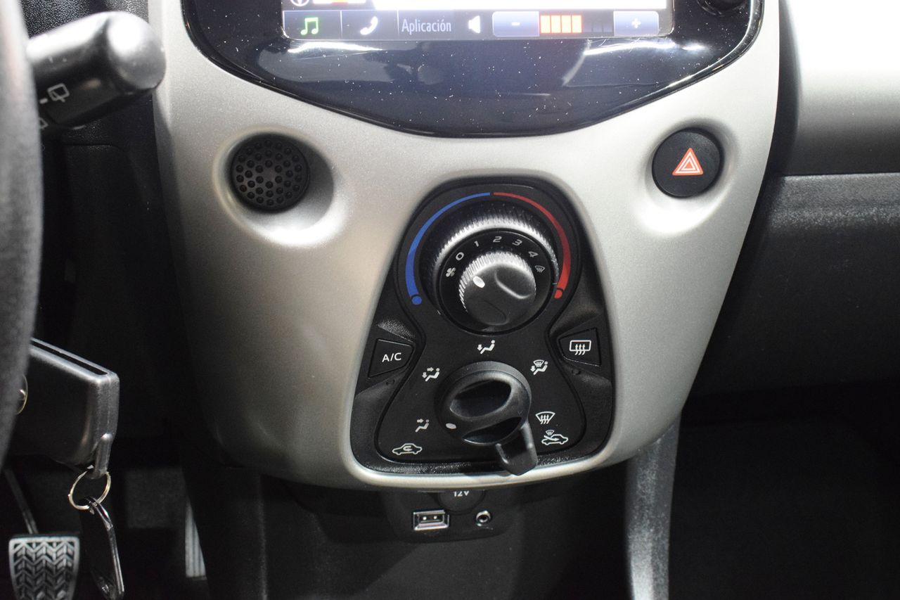 Toyota Aygo 1.0 XPLAY 70 CV AUTO  - Foto 15