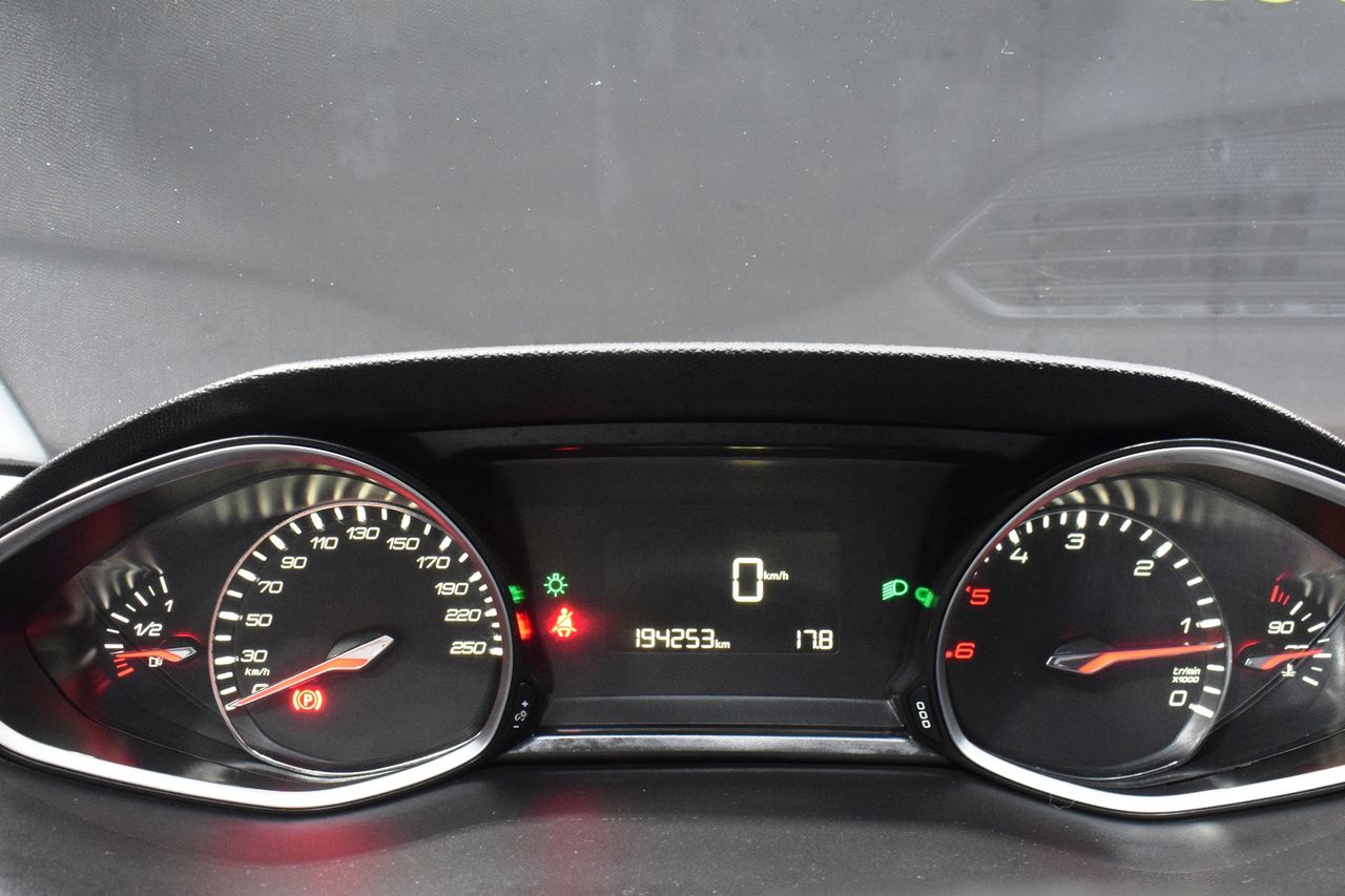 Peugeot 308 ALLURE BLUEHDI 130 SS 6 VEL - Foto 10
