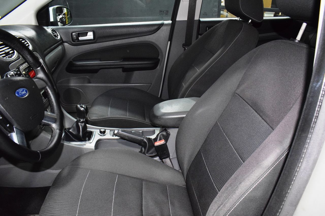 Ford Focus 1.8 TDCI TITANIUM - Foto 17