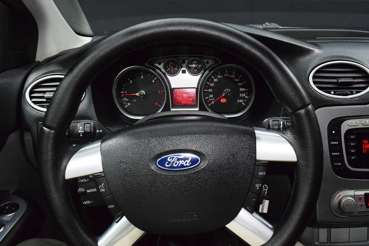 Ford Focus 1.8 TDCI TITANIUM - Foto 11