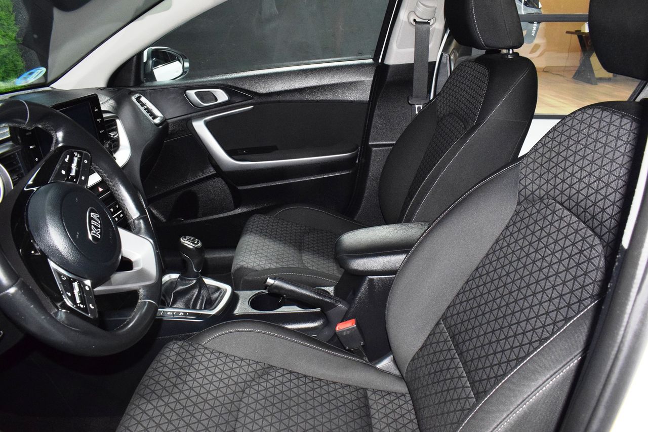 Kia Ceed TOURER 1.6 MHEV IMT 100KW DRIVE - Foto 19