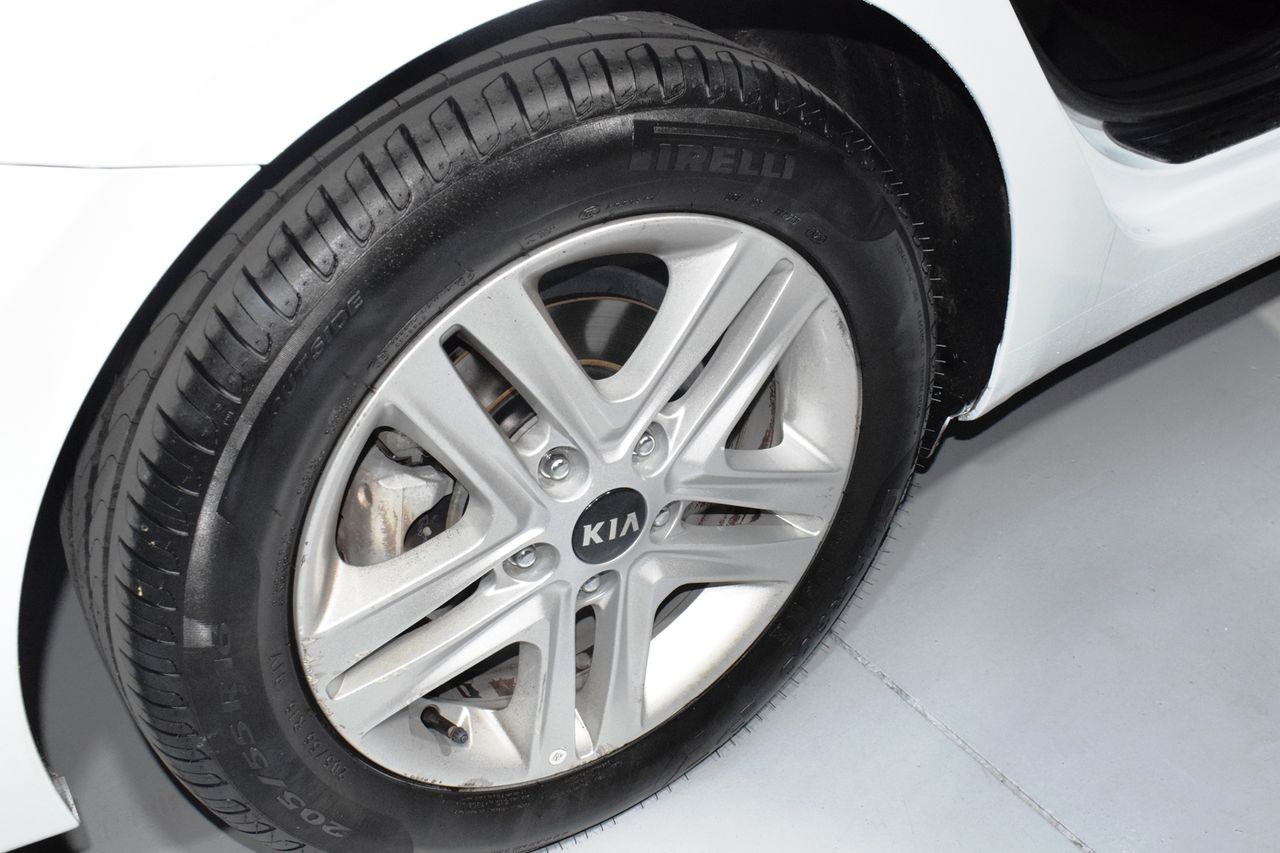 Kia Ceed TOURER 1.6 MHEV IMT 100KW DRIVE - Foto 24
