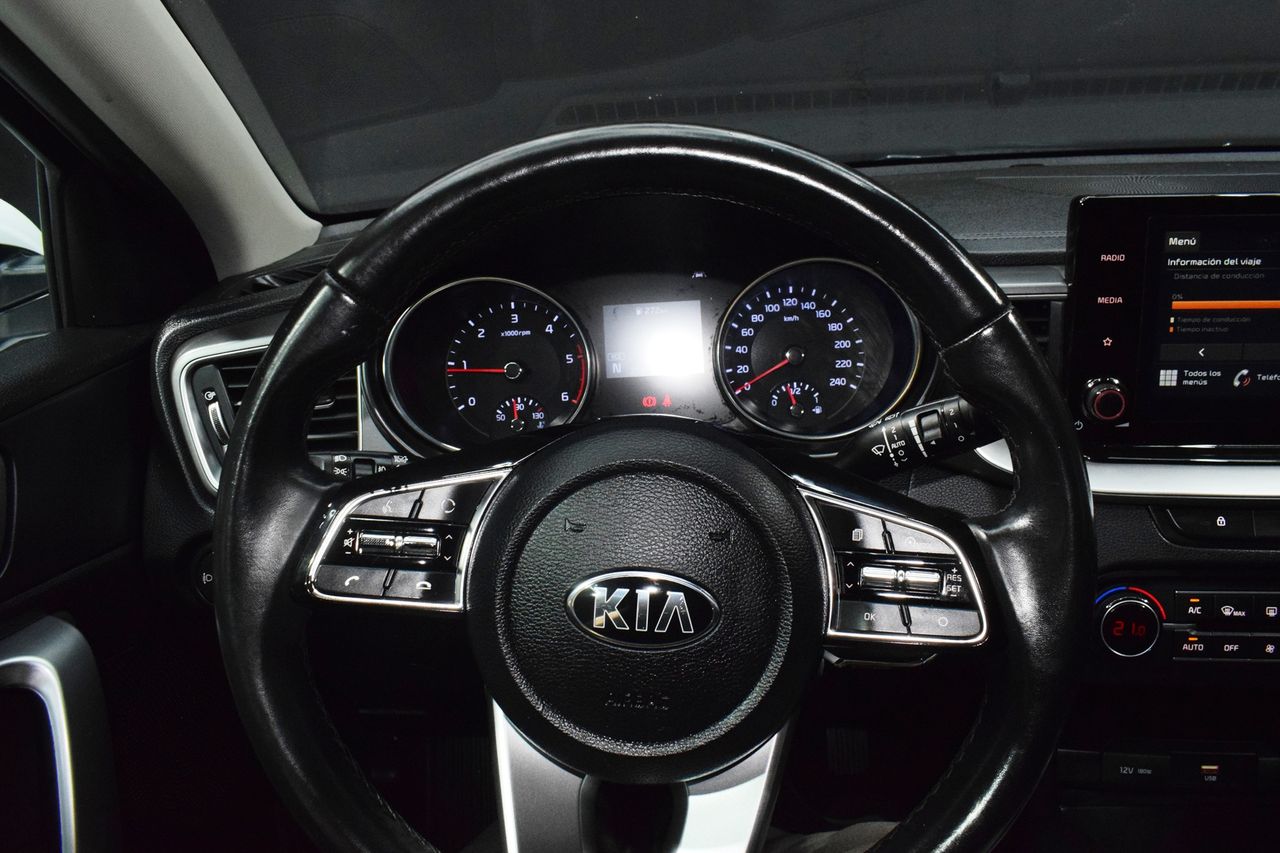 Kia Ceed TOURER 1.6 MHEV IMT 100KW DRIVE - Foto 17