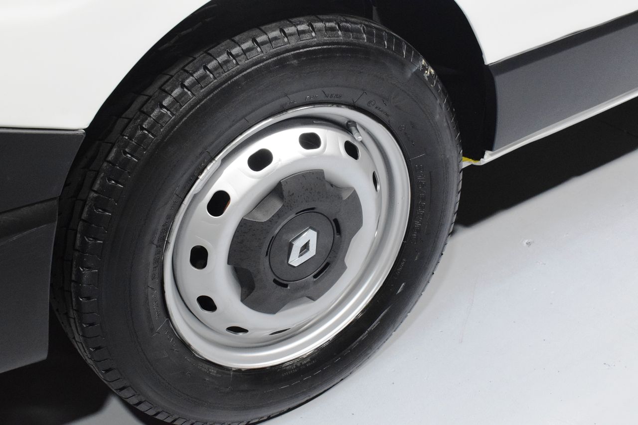 Renault Trafic Furgón 29 L2H1 Energy BluedCi 70 kW 4 P - Foto 26