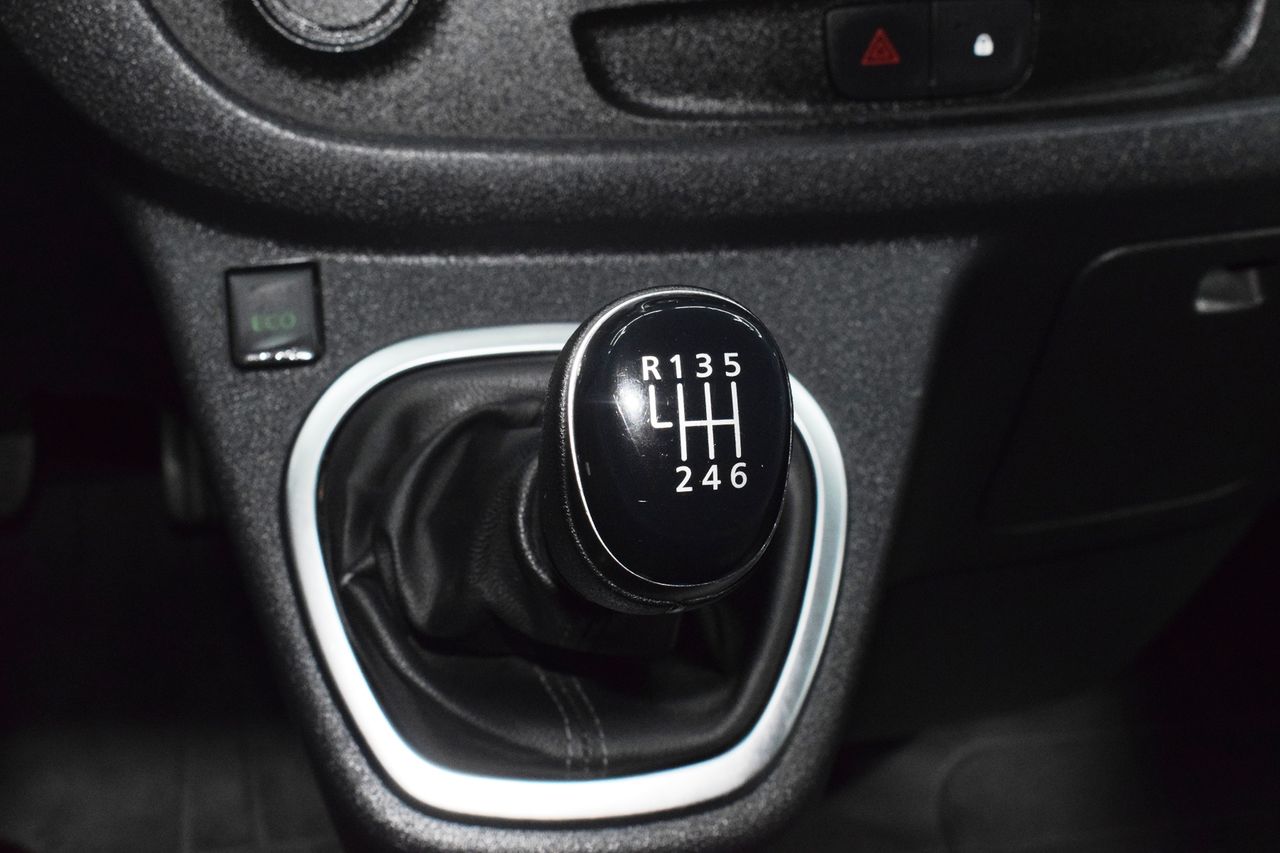 Renault Trafic Furgón 29 L2H1 Energy BluedCi 70 kW 4 P - Foto 17