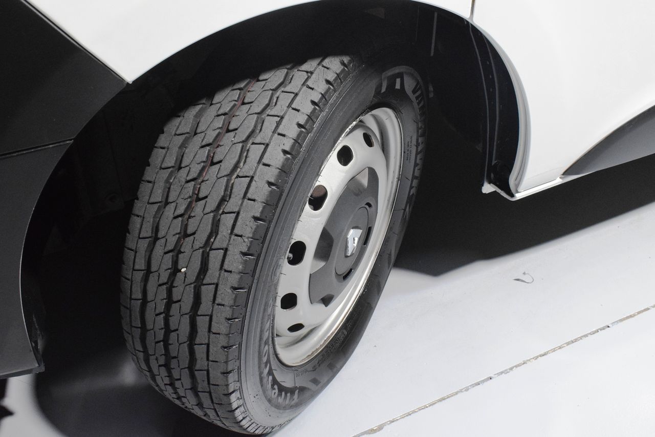 Renault Trafic Furgón 29 L2H1 Energy BluedCi 70 kW 4 P - Foto 24