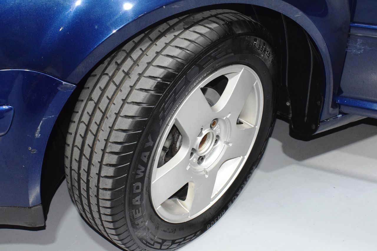 Volkswagen Golf IV HIGHLINE 1.6 100CV - Foto 15