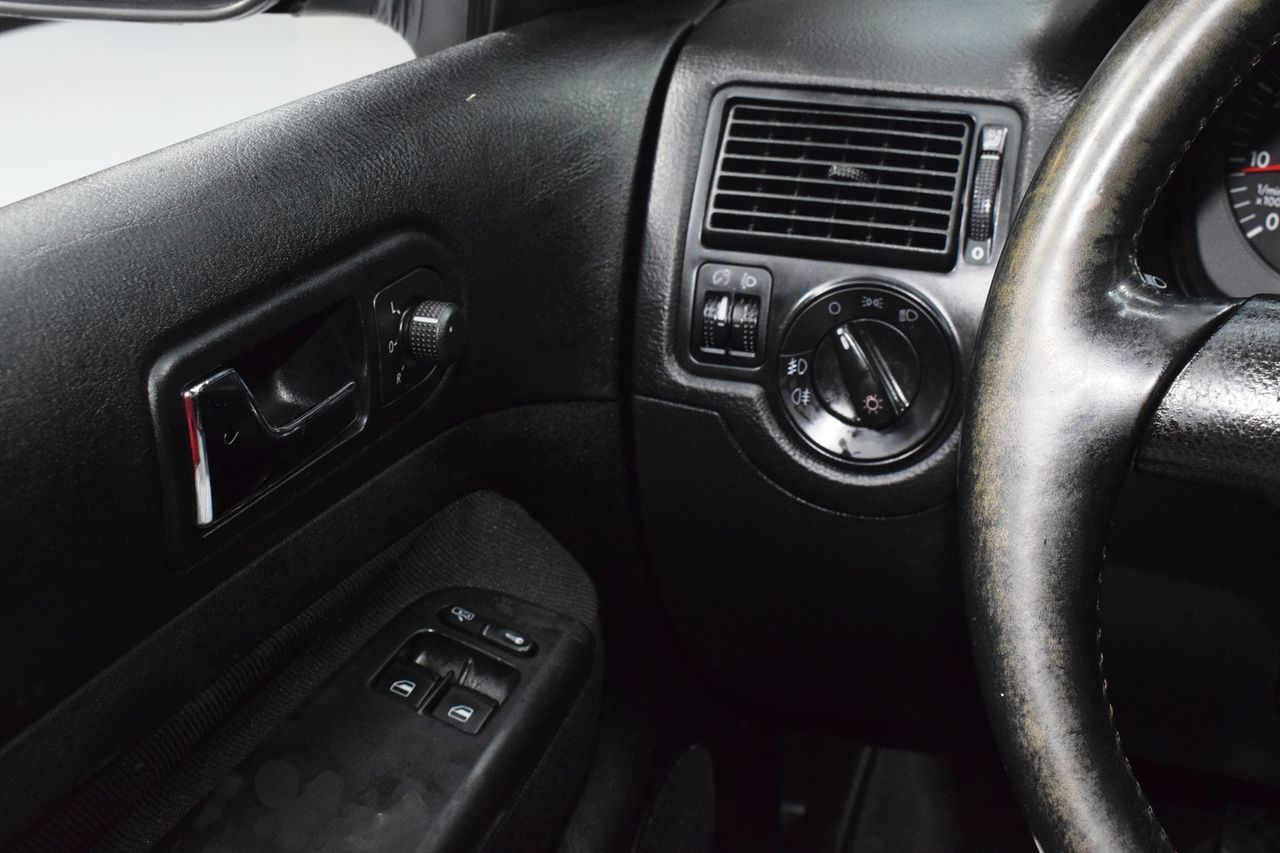 Volkswagen Golf IV HIGHLINE 1.6 100CV - Foto 14