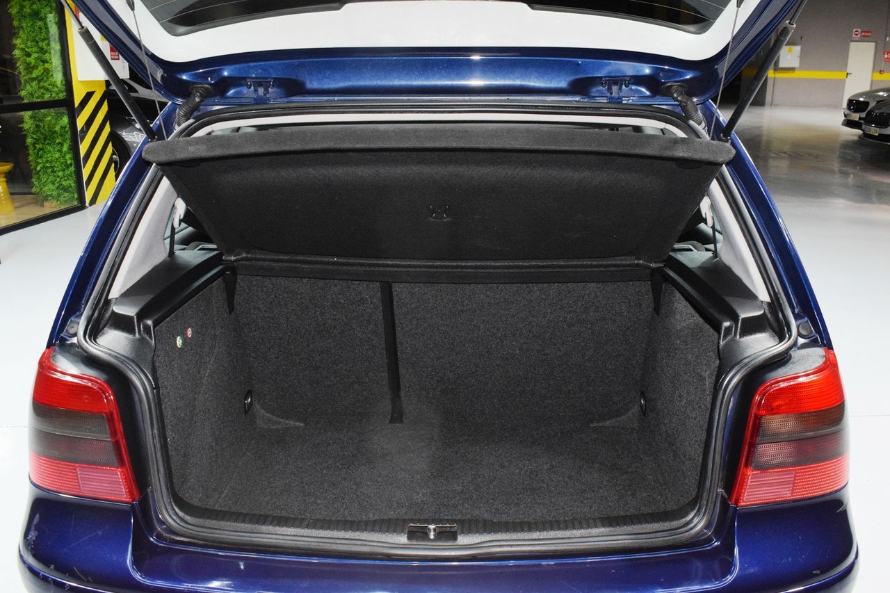 Volkswagen Golf IV HIGHLINE 1.6 100CV - Foto 8