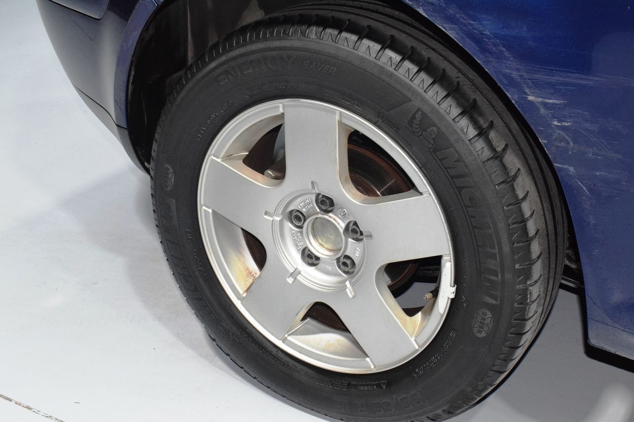 Volkswagen Golf IV HIGHLINE 1.6 100CV - Foto 17