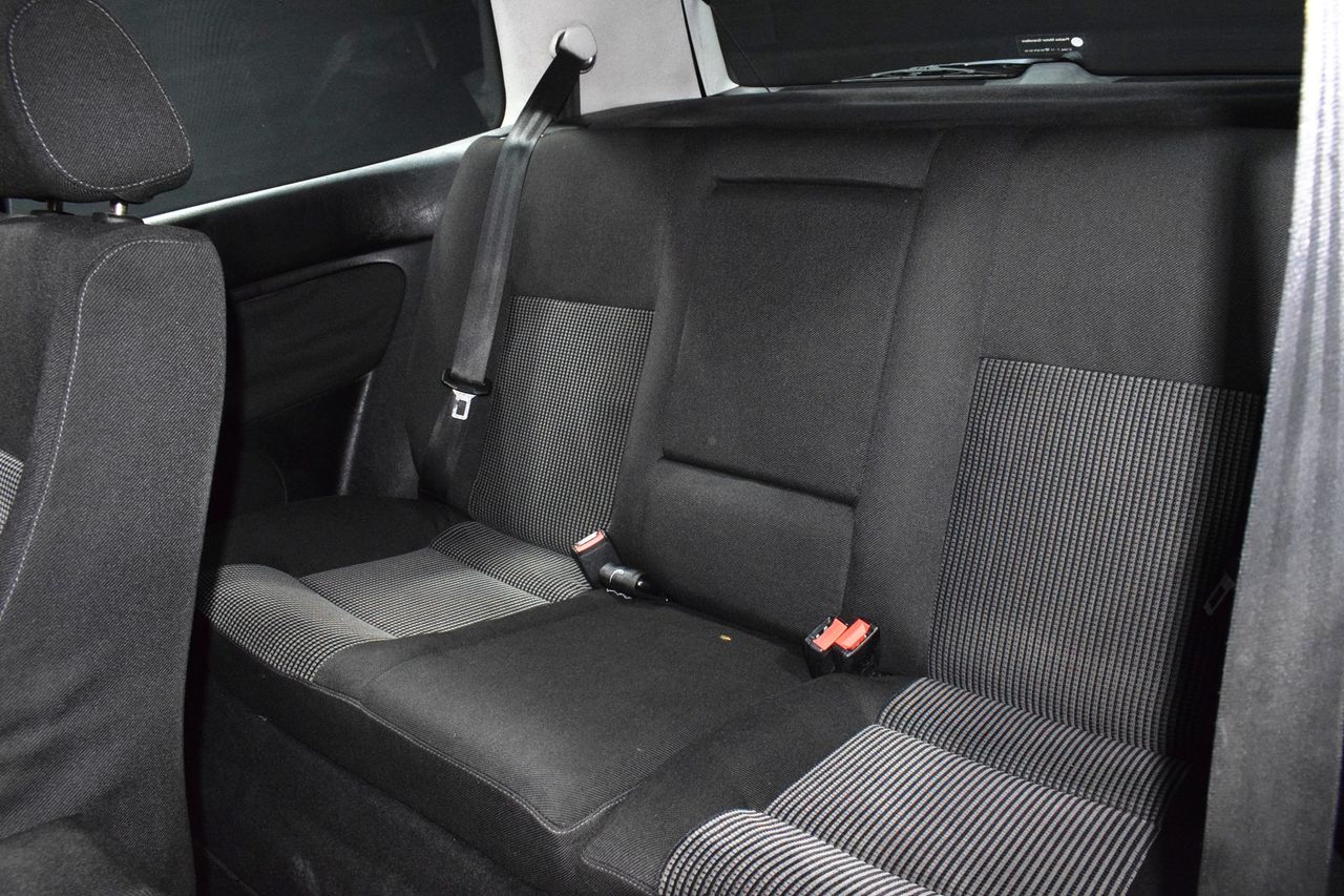 Volkswagen Golf IV HIGHLINE 1.6 100CV - Foto 9