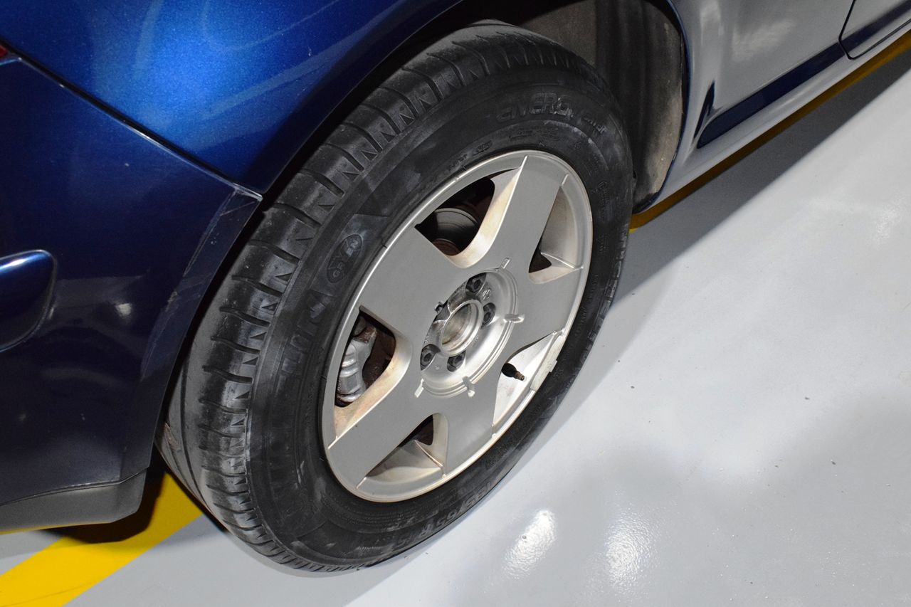 Volkswagen Golf 1.6 HIGHLINE - Foto 28