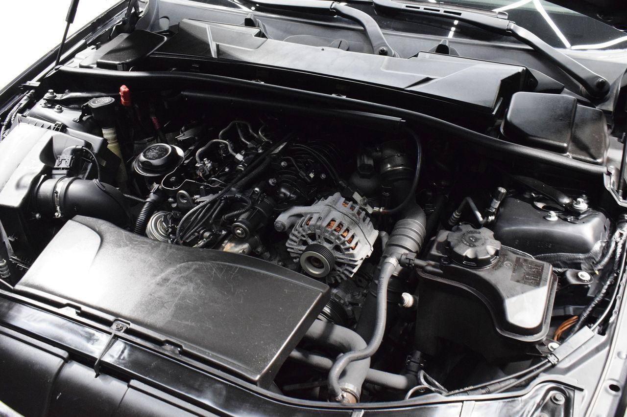 BMW Serie 3 320D TOURING AUTO 177 CV - Foto 21