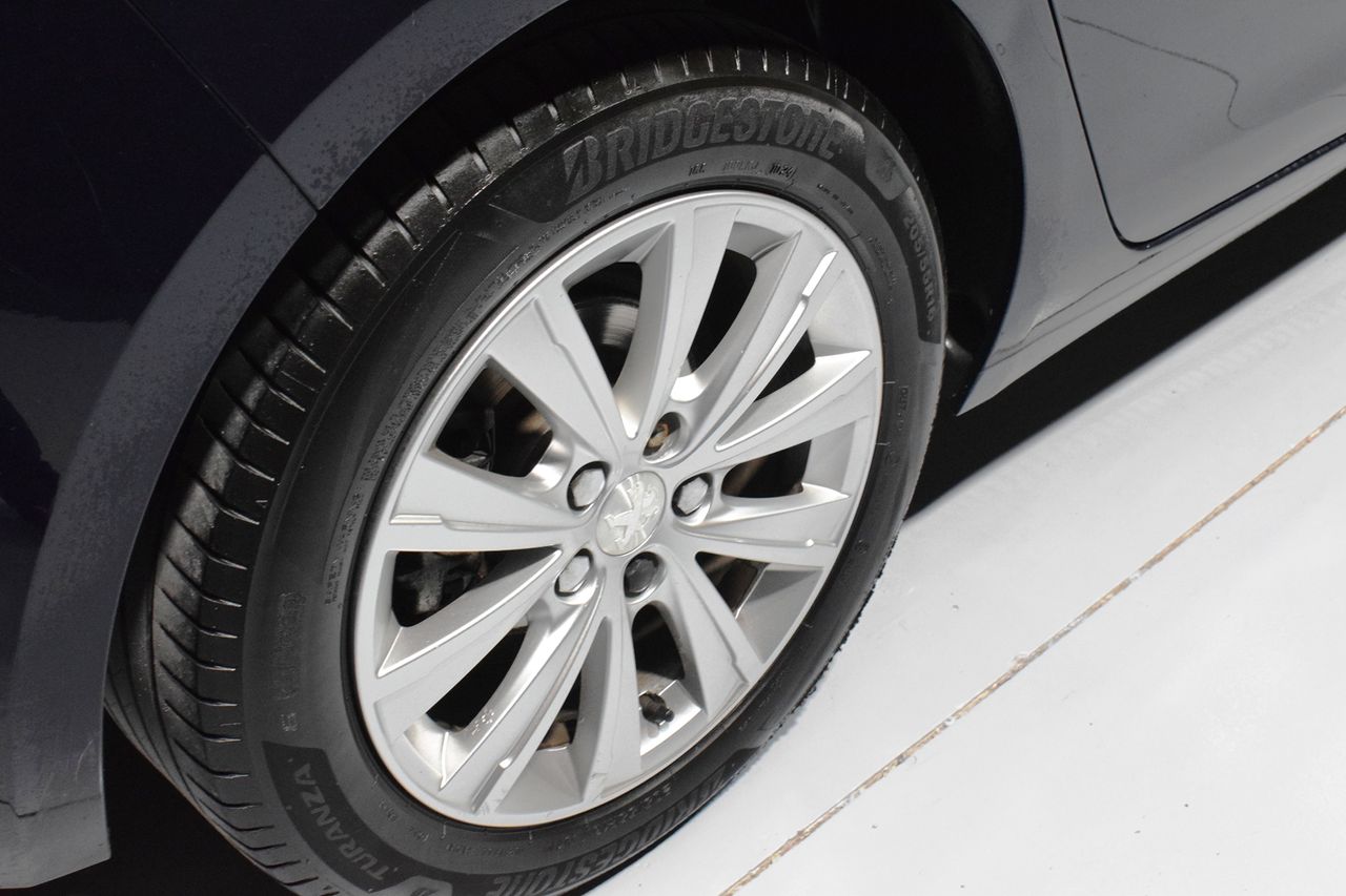 Peugeot 308 5P STYLE BLUEHDI 130 SS 6 V - Foto 22