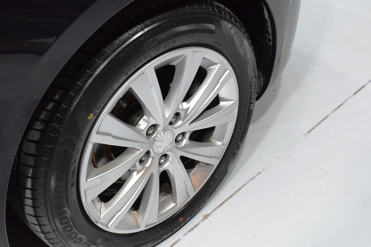 Peugeot 308 5P STYLE BLUEHDI 130 SS 6 V - Foto 23