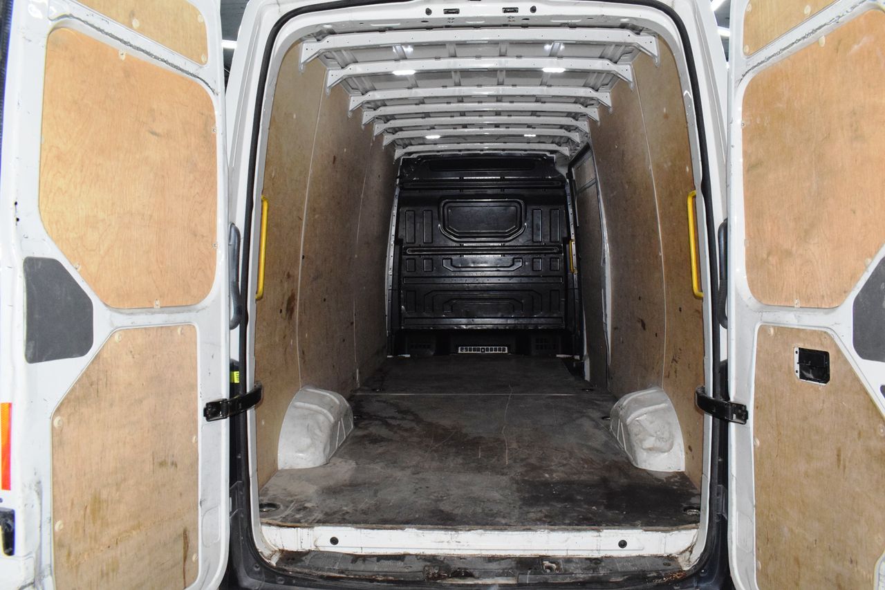 Volkswagen Crafter 2.0TDI 140 35 L4 H3 TA RWD - Foto 9