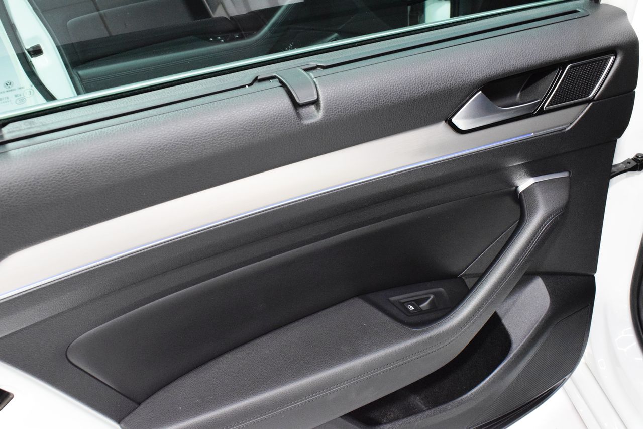 Volkswagen Passat GTE 1.4 TSI (218CV) DSG Variant - Foto 11