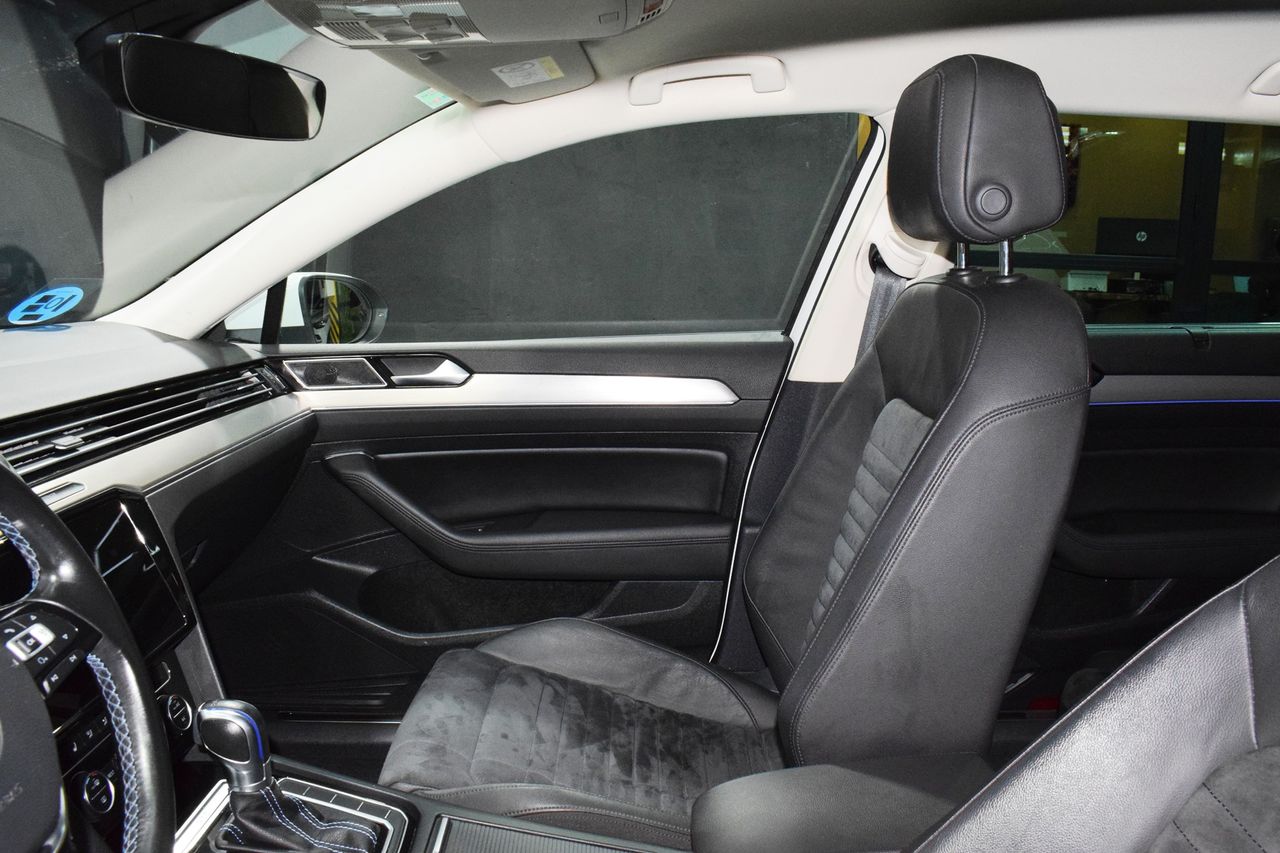 Volkswagen Passat GTE 1.4 TSI 115kW (156CV) DSG Variant - Foto 22