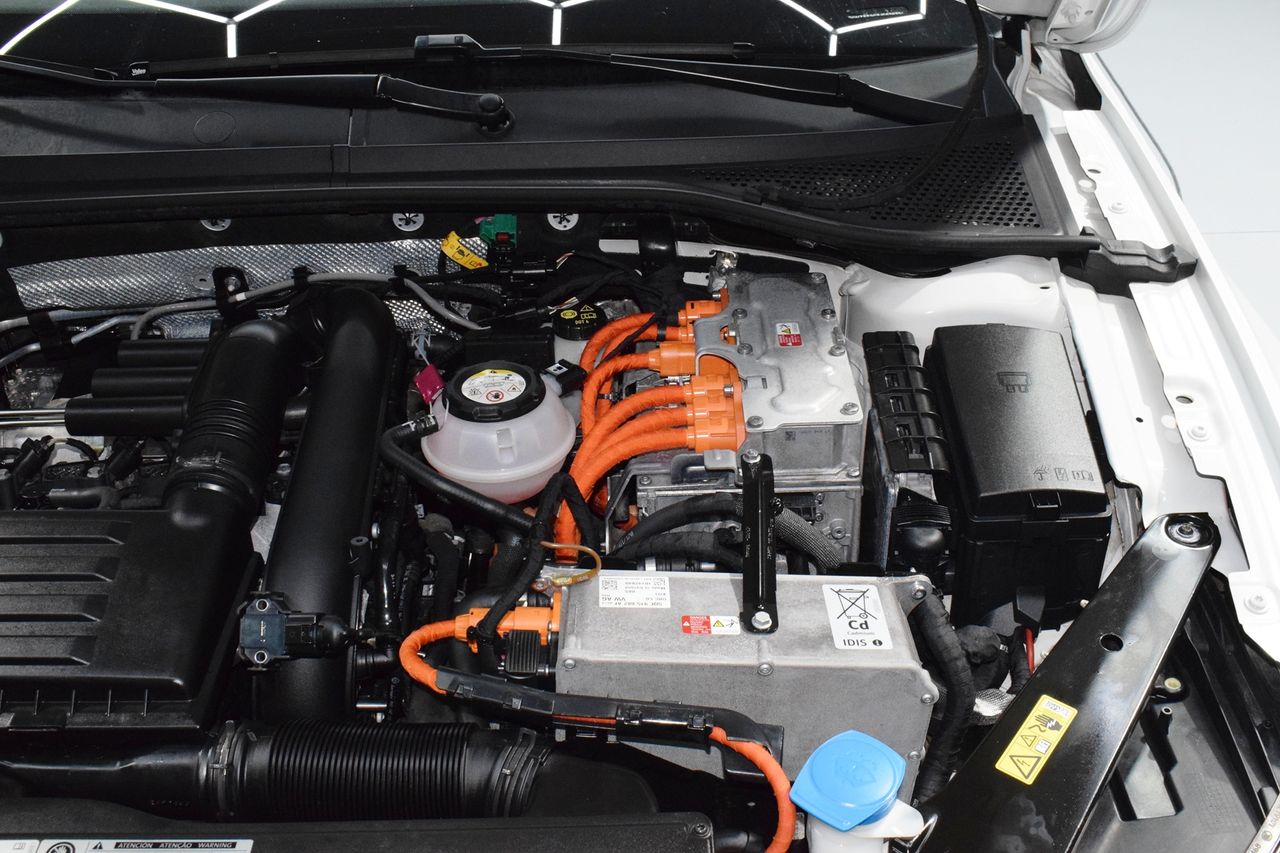 Volkswagen Passat GTE 1.4 TSI (218CV) DSG Variant - Foto 32