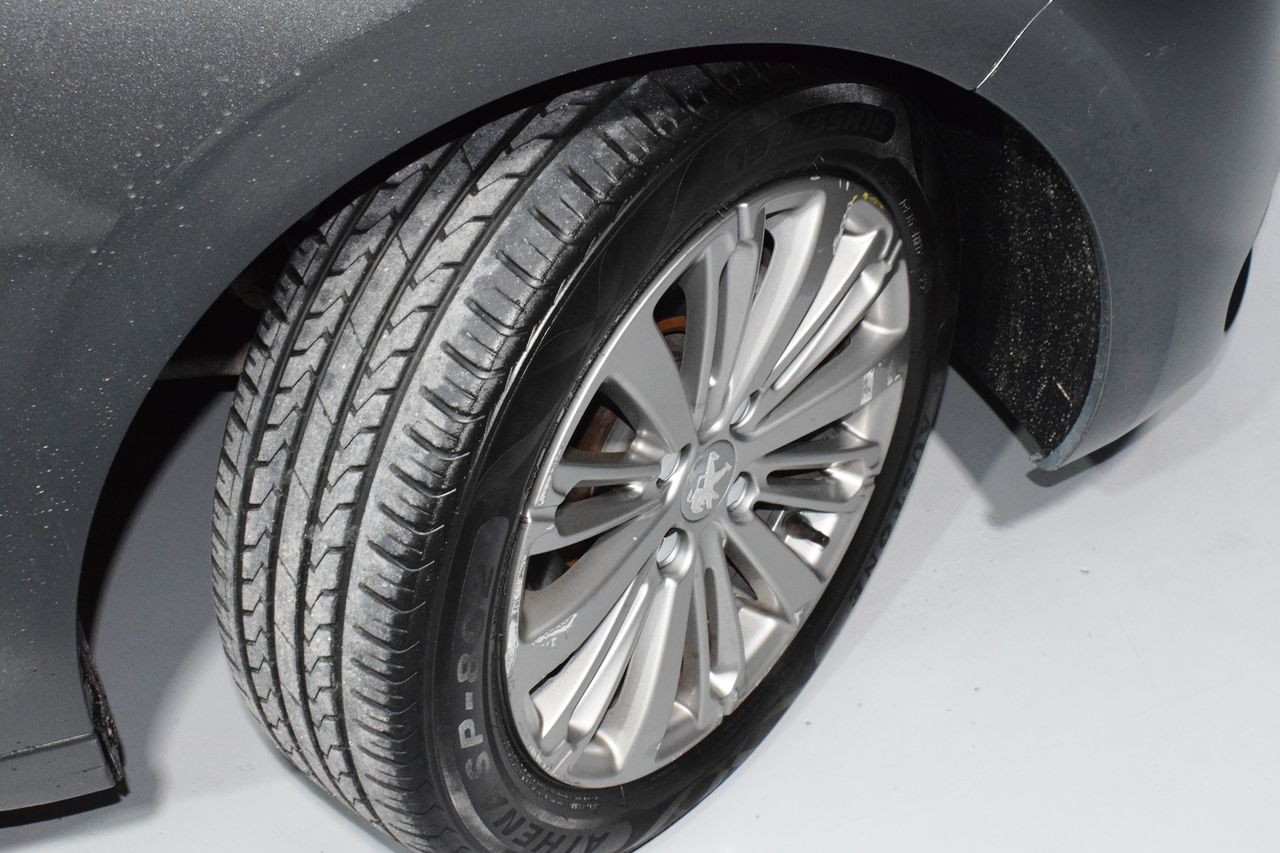 Peugeot 208 1.2 PURE TECH  110 CV - Foto 24