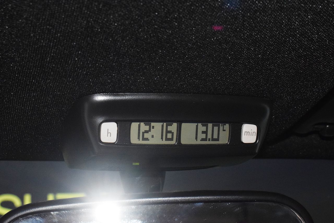 Volkswagen Beetle DESIGN 1.6 - Foto 24