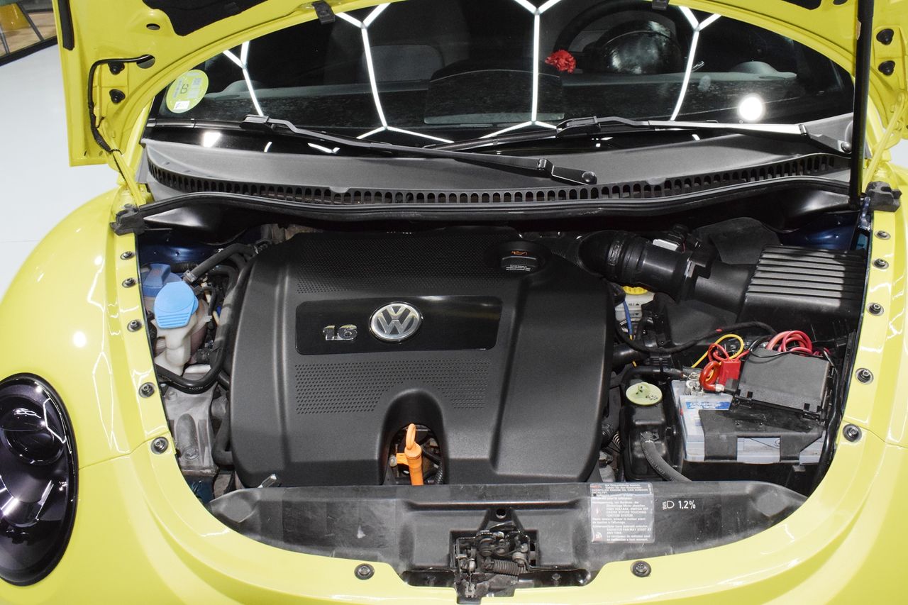 Volkswagen Beetle DESIGN 1.6 - Foto 25