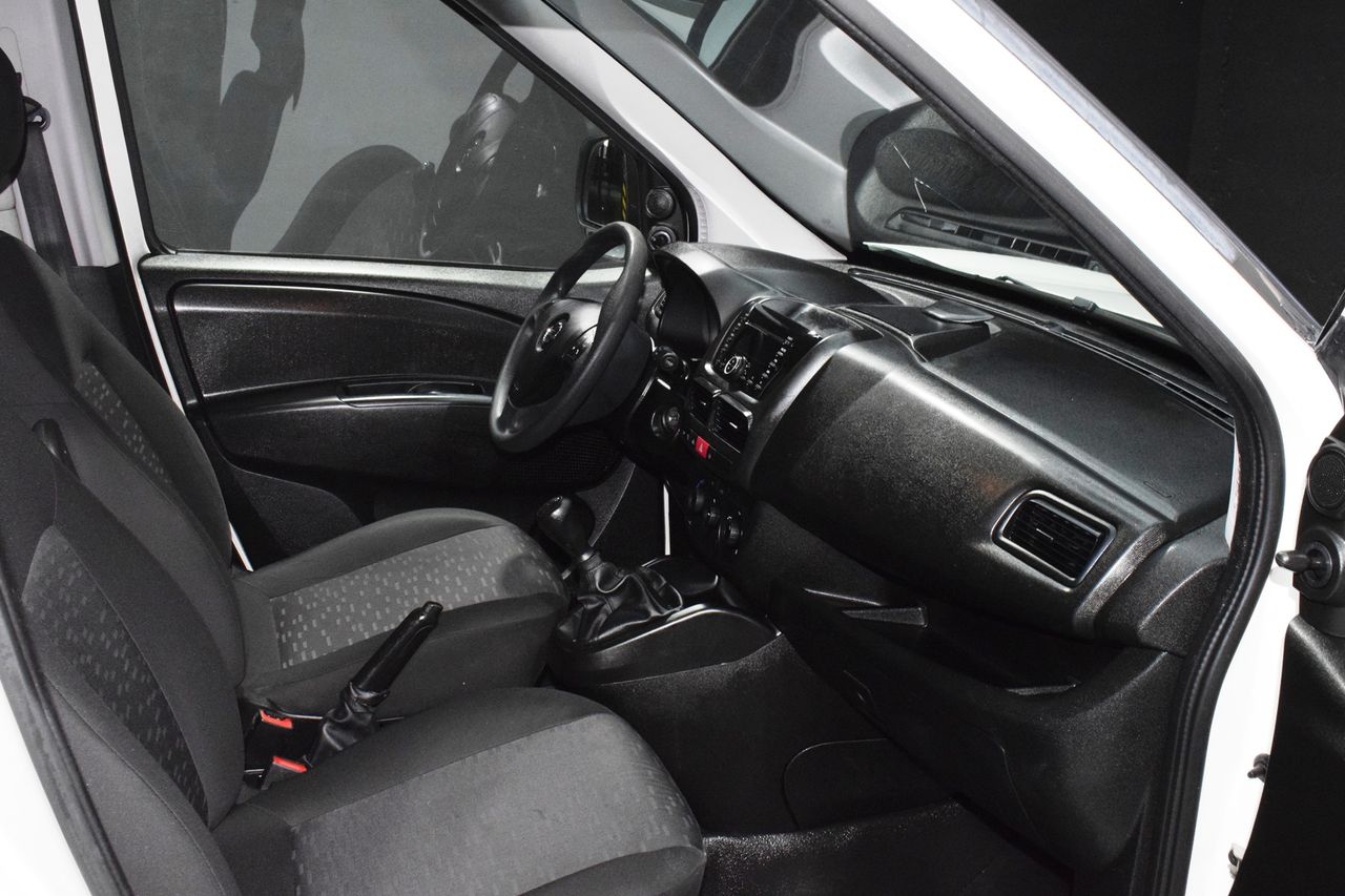 Opel Combo Cargo Cargo 1.3 CDTI 70kW (95CV) L1 H1 - Foto 17