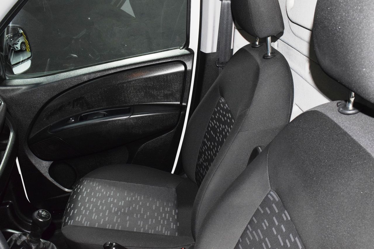 Opel Combo Cargo Cargo 1.3 CDTI 70kW (95CV) L1 H1 - Foto 31