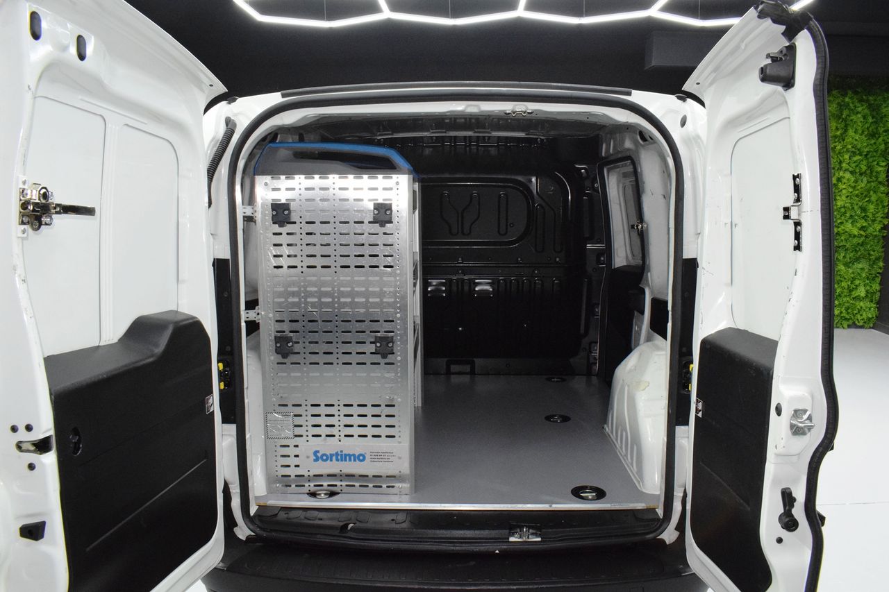 Opel Combo Cargo Cargo 1.3 CDTI 70kW (95CV) L1 H1 - Foto 9