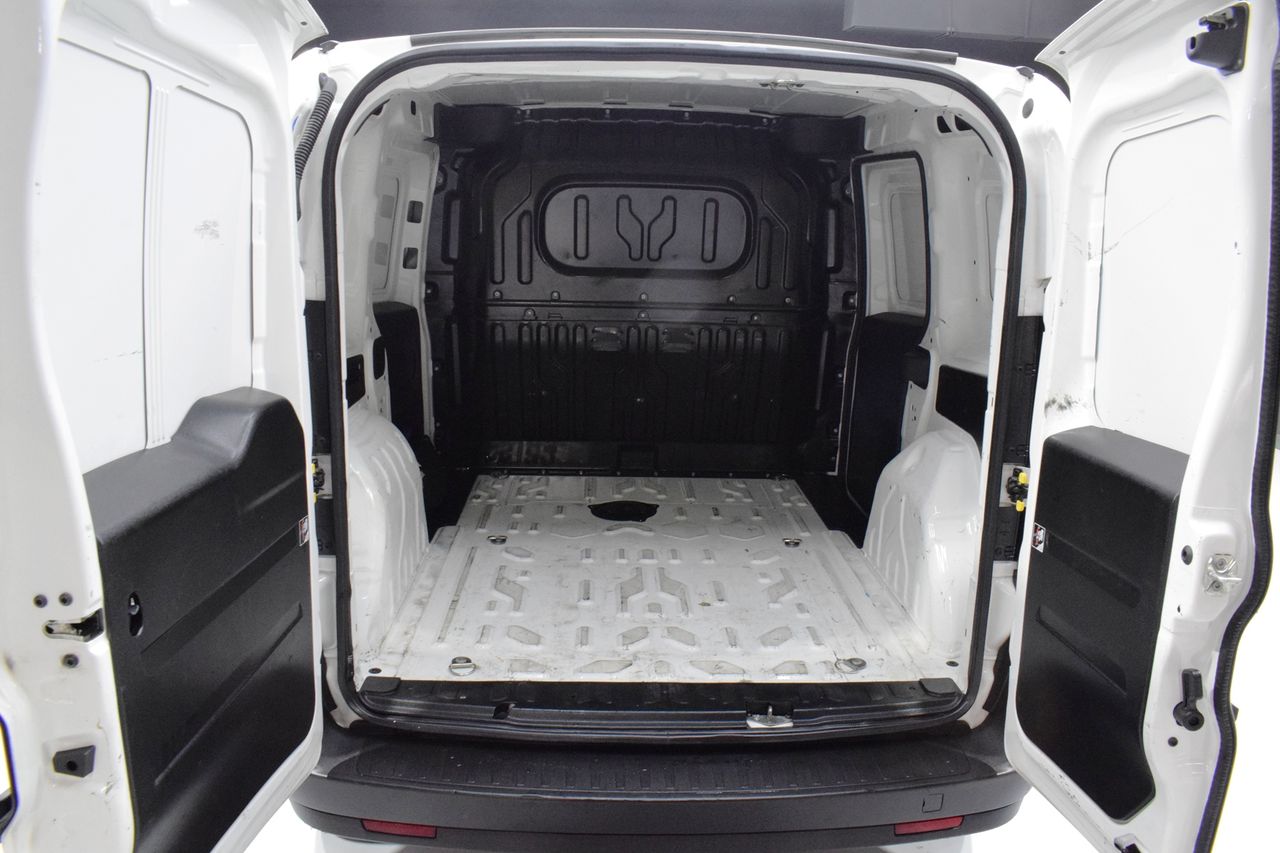 Fiat Doblò Cargo Base 1.3 Multijet 70kW (95CV) - Foto 11