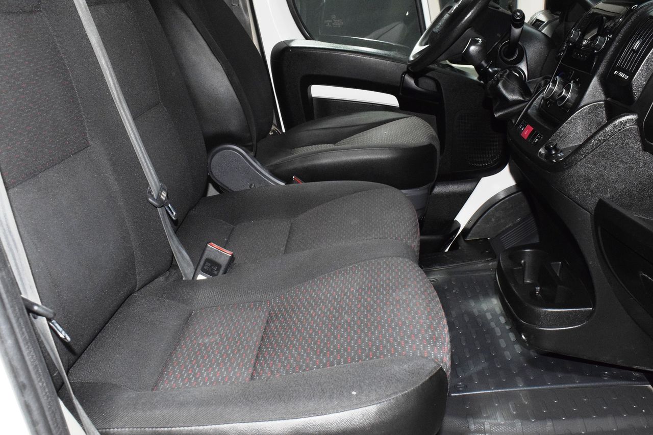 Citroën Jumper BlueHDi 88KW (120CV) Furgón 35L3H2 - Foto 17