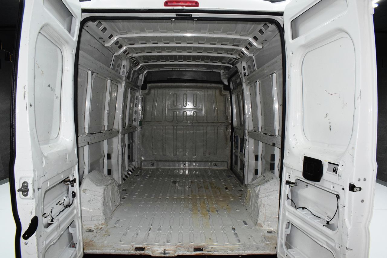 Citroën Jumper BlueHDi 88KW (120CV) Furgón 35L3H2 - Foto 9