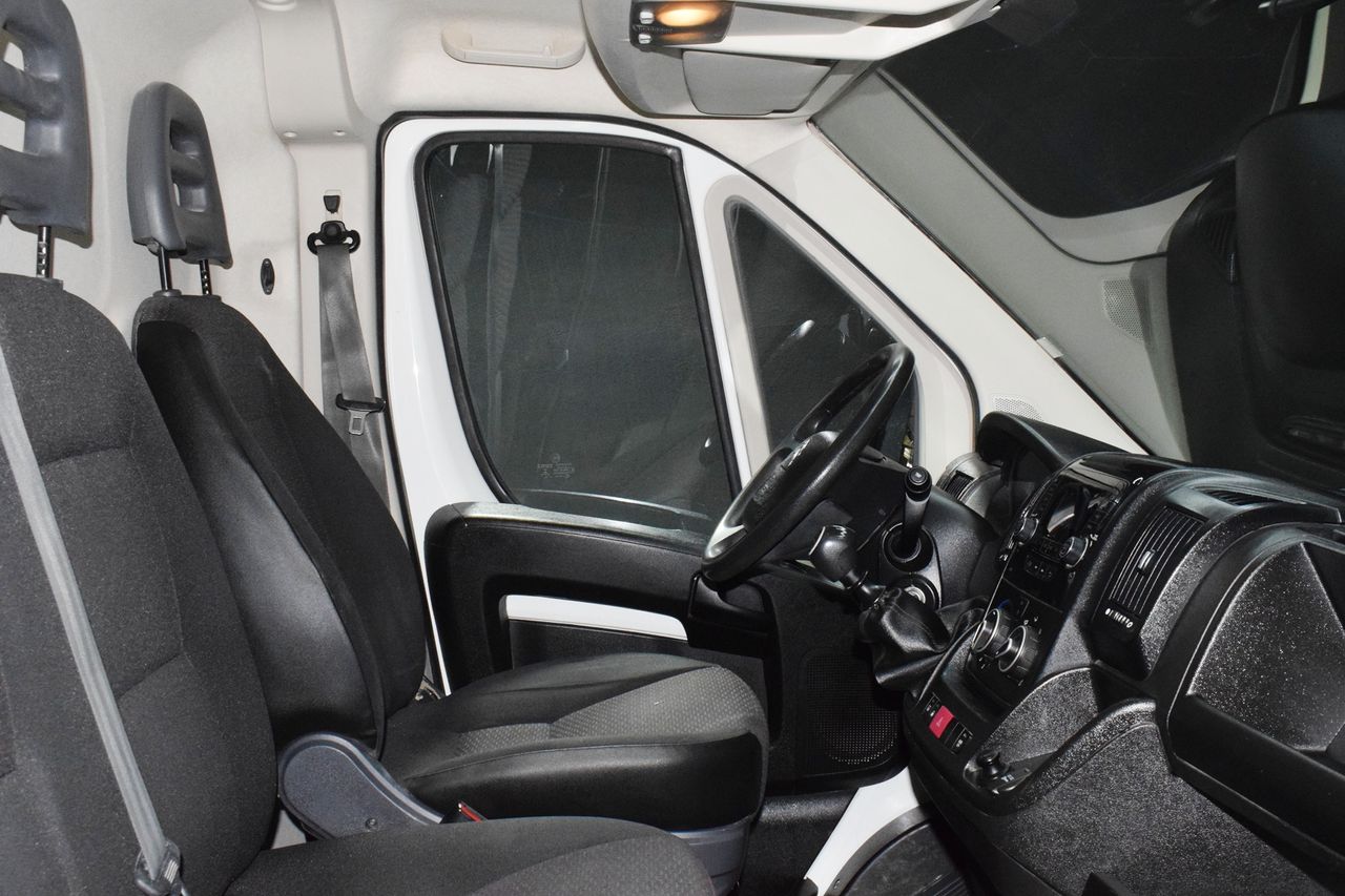 Citroën Jumper BlueHDi 88KW (120CV) Furgón 35L3H2 - Foto 18