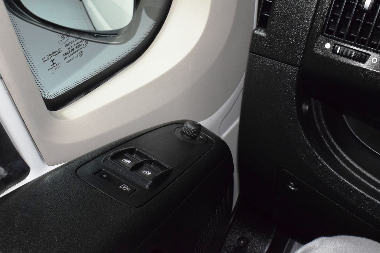 Citroën Jumper BlueHDi 88KW (120CV) Furgón 35L3H2 - Foto 31