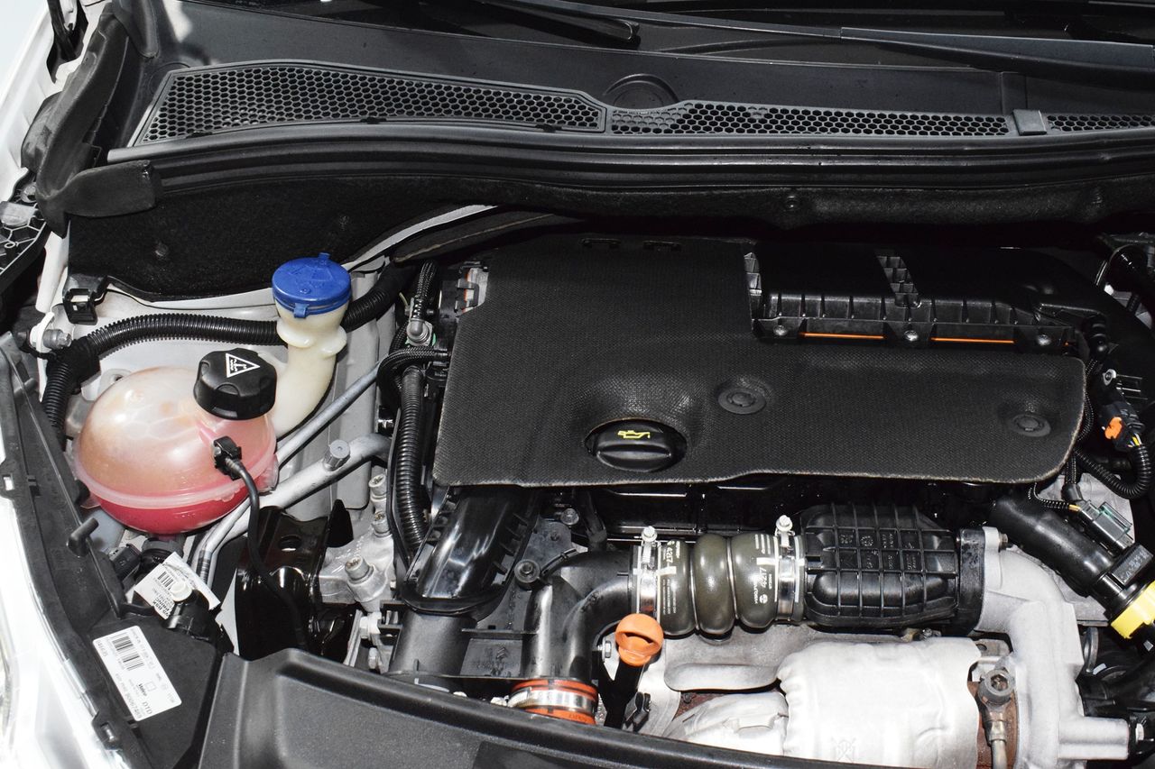 Peugeot 208 1.6 HDI ACTIVE - Foto 42