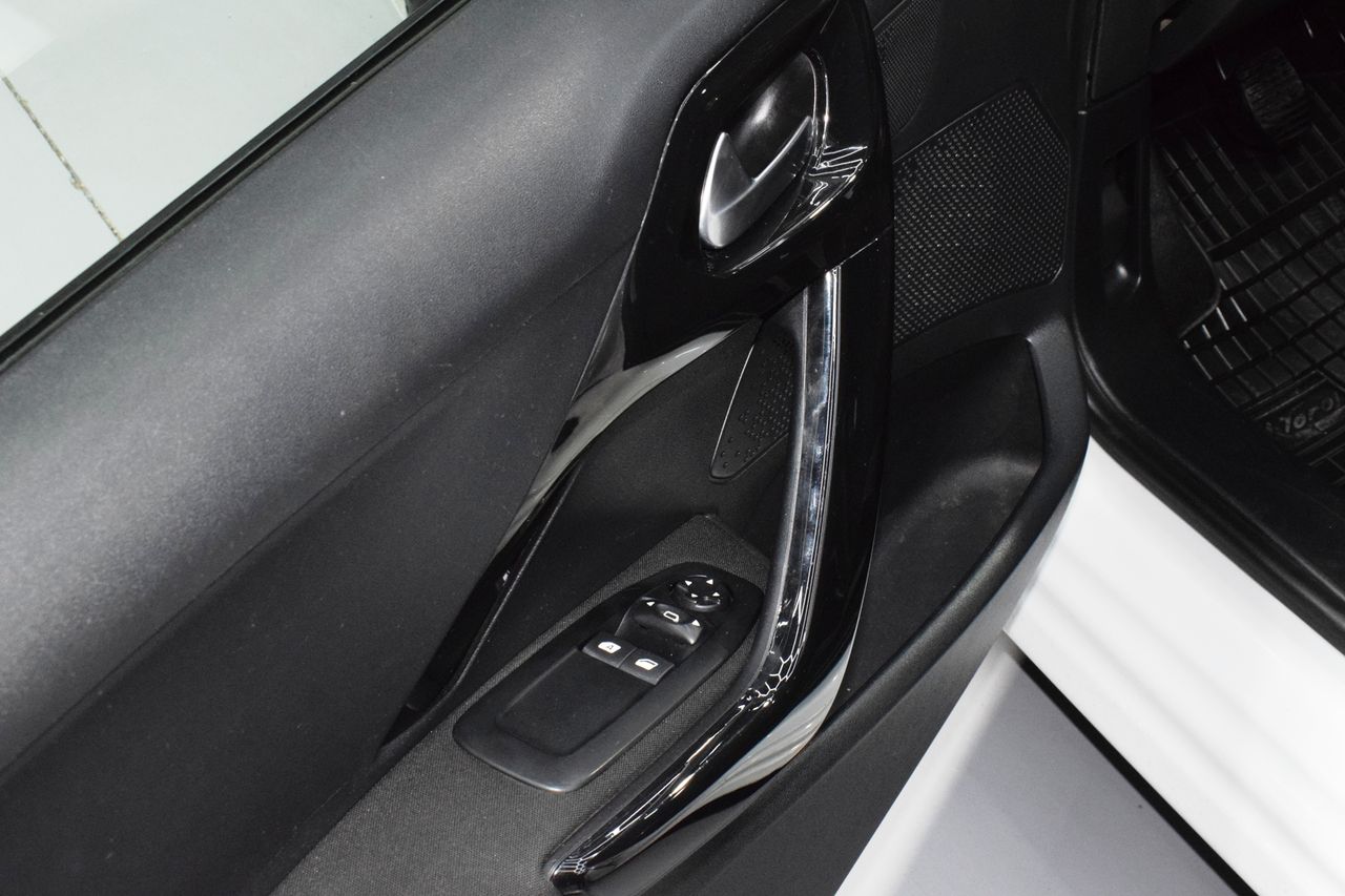 Peugeot 208 1.6 HDI ACTIVE - Foto 21