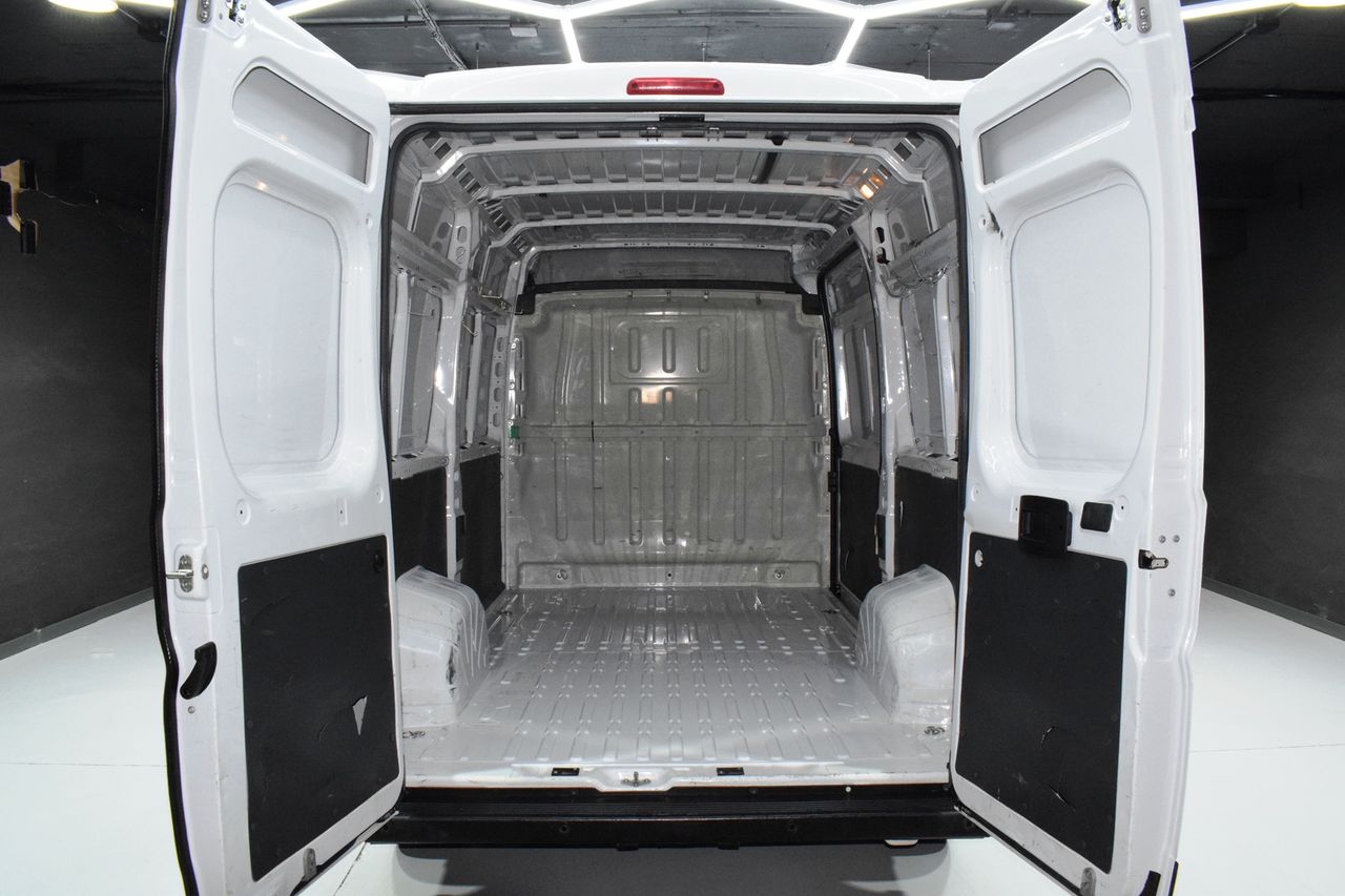 Peugeot Boxer 333 L2 H2 BHDI 103KW (140CV) SS 6 V. M - Foto 9
